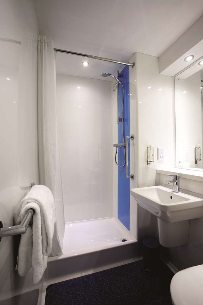 Travelodge Birmingham Dudley Szoba fotó